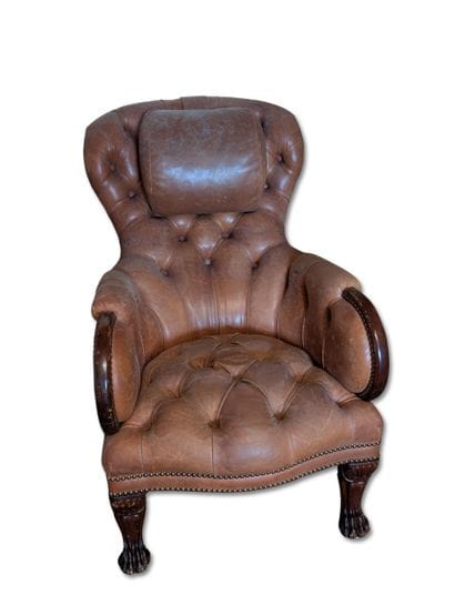 2 club chairs, mahogany Chesterfield style,...
