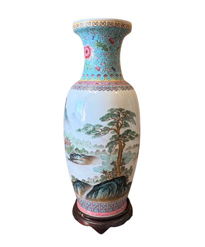 Large porcelain vase from the Chinese 