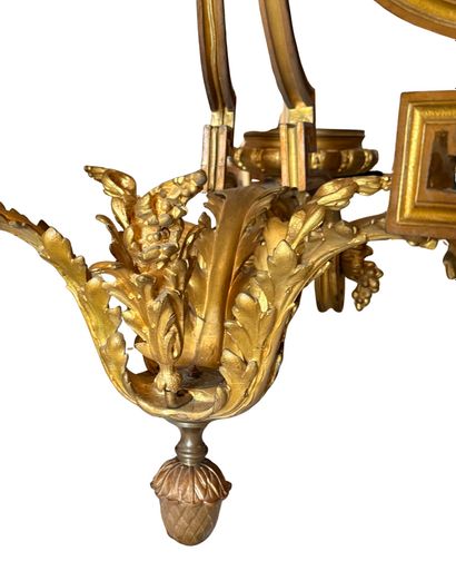 Impressive gilded and chiseled bronze chandelier...