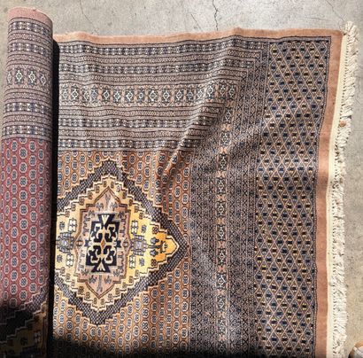 Beige-background Oriental rug with medallion...