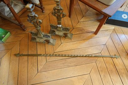 Paire de têtes de chenets en bronze doré...