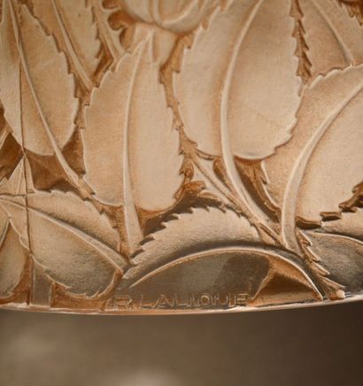 Lampe à parfum avec globe en verre à décor...