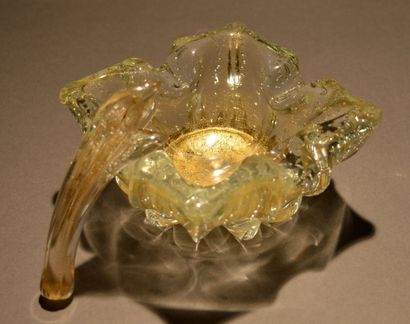 Cendrier en verre et son pillon de forme...