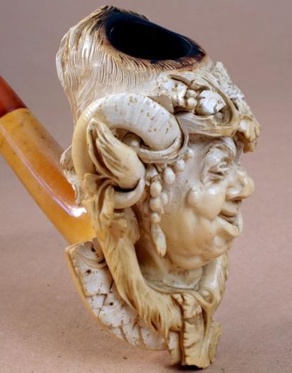 Superbe pipe en écume de mer finement sculptée...