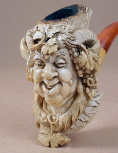 Superbe pipe en écume de mer finement sculptée...
