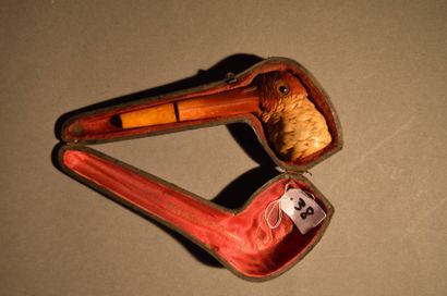 Pipe en écume de mer sculptée représentant...