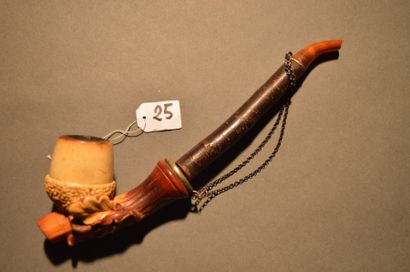 Lot de huit pipes en écume de mer sculptée:...