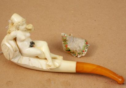 Charmant fume-cigare en écume de mer sculptée...