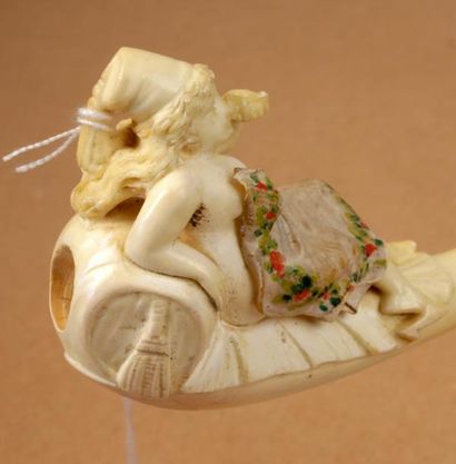 Charmant fume-cigare en écume de mer sculptée...