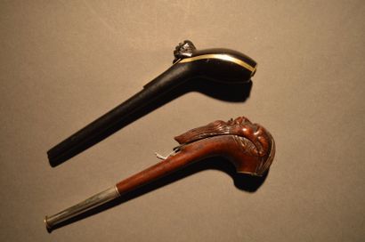 Lot de deux étuis pour pipe en terre, France,...