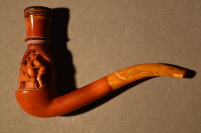 Fume-cigare érotique en écume de mère sculptée...