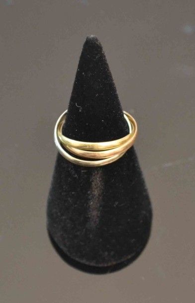 BAGUE Trois ors 

TDD :51

Poids 2,4 g