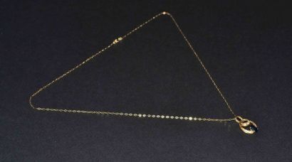 COLLIER en or jaune et son PENDENTIF ajouré...
