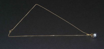 COLLIER en or jaune et son PENDENTIF perle...