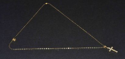 COLLIER en or jaune et son PENDENTIF CROIX...