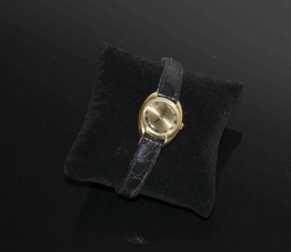 MONTRE DE DAME en or jaune UNIVERSAL pour...