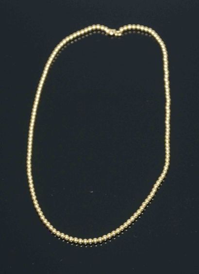 COLLIER de perles d’or jaune

Poids 4,3 g

L...