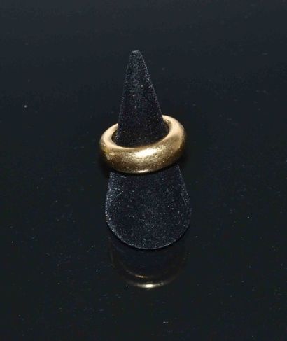 BAGUE JONC en or jaune

Signé CHAUMET

Poids...