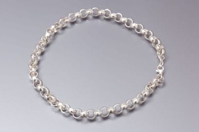 Collier en argent maille ronde entrelacée.

Poids:...