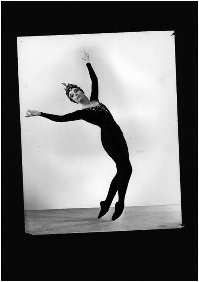 RAYMOND VOINQUEL

Ludmilla Tcherina dans...