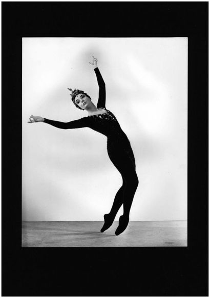 RAYMOND VOINQUEL

Ludmilla Tcherina dans...