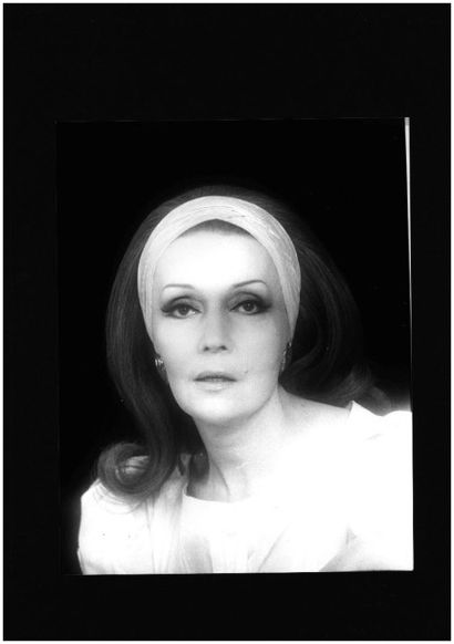 RAYMOND VOINQUEL



Portrait de Ludmilla...
