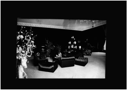 RAYMOND VOINQUEL

Photographie d’un salon



Tirage...