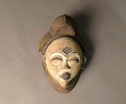 Masque kaolin

H: 35 cm