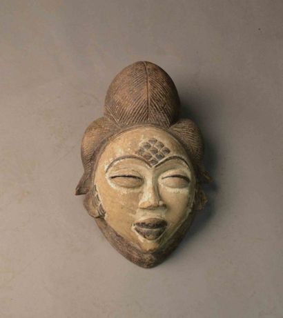 Masque kaolin

H: 31 cm