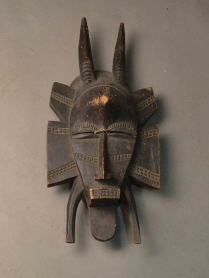 Masque à cornes

H: 45 cm