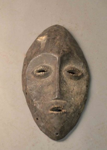 Masque

H: 33 cm