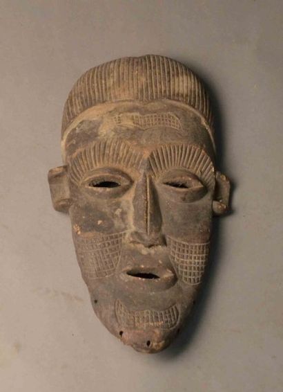 Masque

H: 24 cm