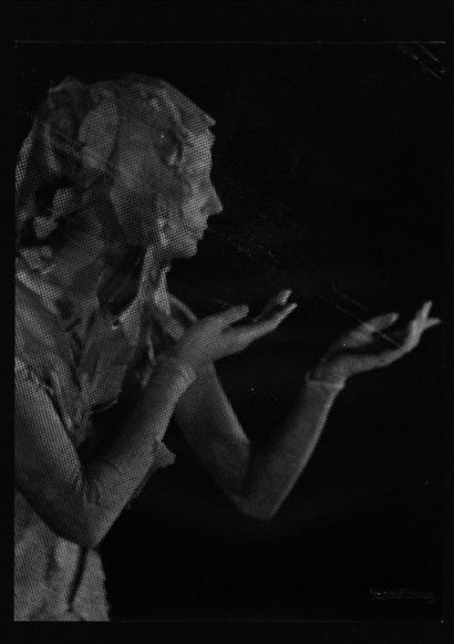 RAYMOND VOINQUEL



Figure féminine blanche,...