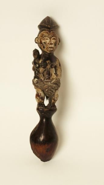 Gabon, ethnie Punu

Rare Cuille?re

Surmonte?e...