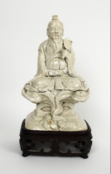 Statuette en raku d'un sage sous les nuées....