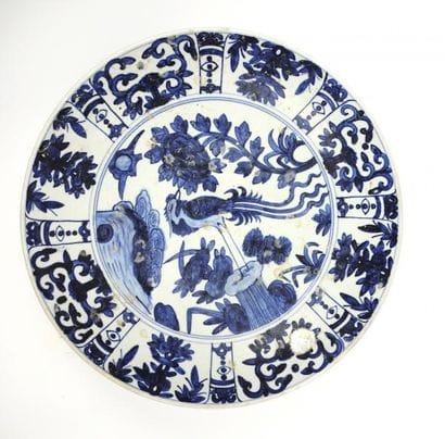 Grand plat en porcelaine blanc bleu rond...