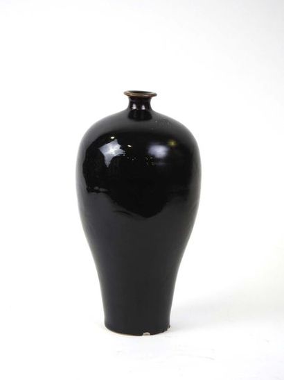 Chine

Vase de forme Meiping en porcelaine...