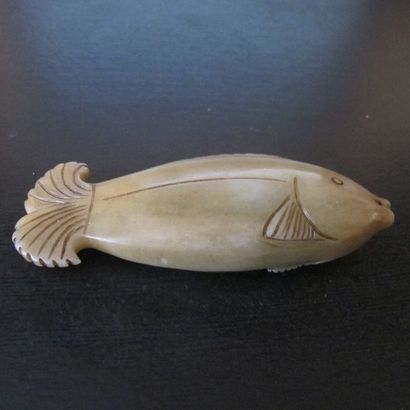 Pendentif en forme de poisson, symbole d’abondance....