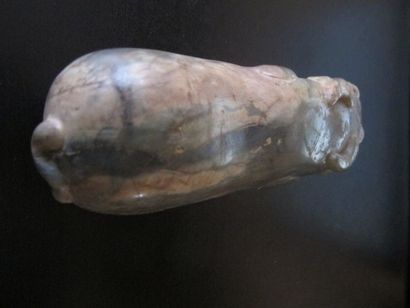 Sujet sculpté d’un bœuf couché, deuxième...