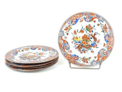 Suite de cinq assiettes

Porcelaine a? de?cor...