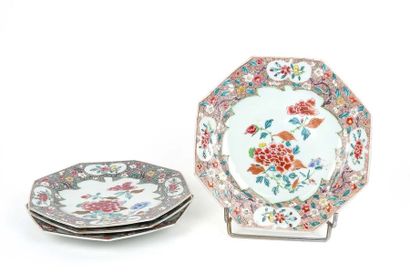 Suite de quatre assie es octogonales

Porcelaine...