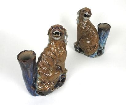 Paire de chiens de Fô porte instruments de...