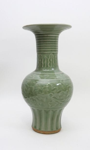Vase Yen yen à glaçure céladon. XXème.