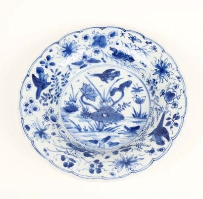 Coupe en porcelaine bleu et blanc à décor...