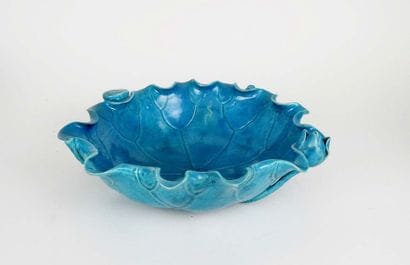 Belle coupe en biscuit émaillé bléu turquoise...