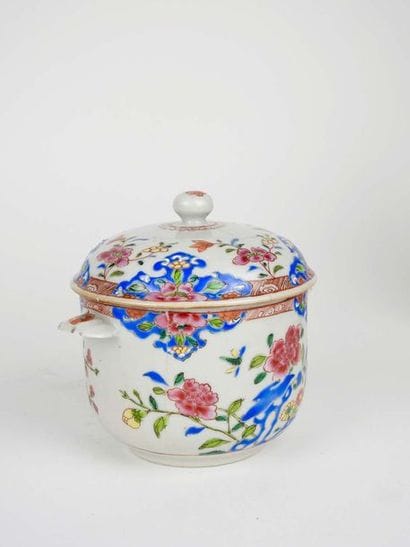 Boîte couverte de forme ronde en porcelaine...