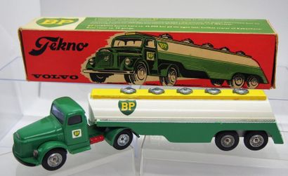 

Tekno – Danemark – métal – 1/43e (1) 



Modèle...