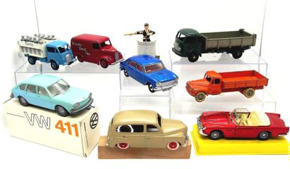 Lot (9 pièces + 2) comprenant :

Dinky-Toys...