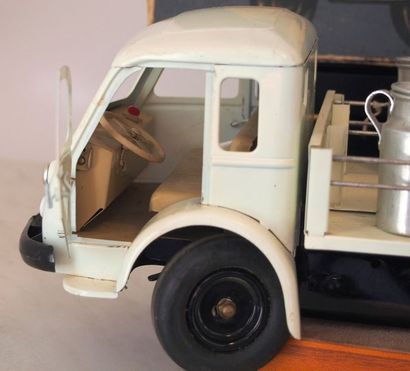 

CIJ – France – tôle– 1/10e (1) 



Rare !

#...