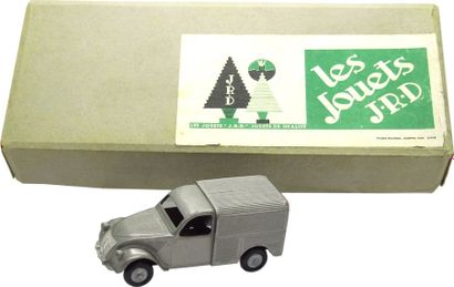 

JRD – France – métal – 1/43e (1) 



Avec...